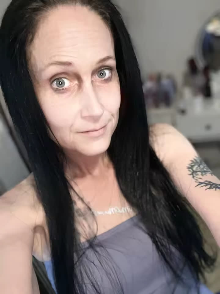 Cheveux lisses sur chevelure épaisse